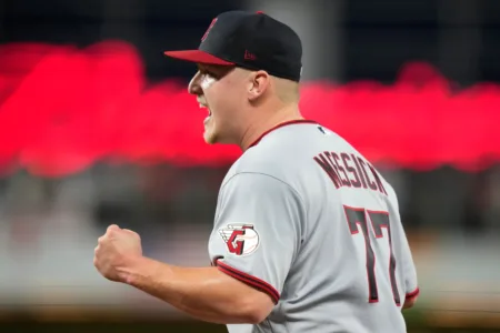 Guardians beat Marlins 3-2 behind Messick's 6 strong innings
